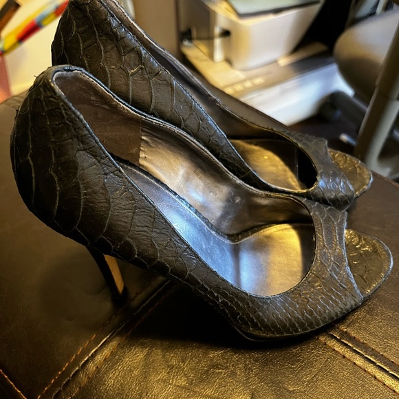 All leather upper, size 6 VIA SPIGA open toe high heel shoe. - Picture 4 of 6